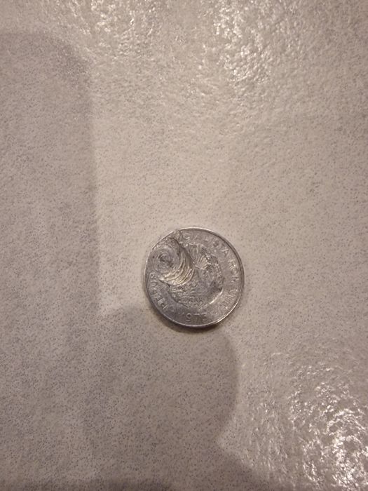 15 banuti anul 1975