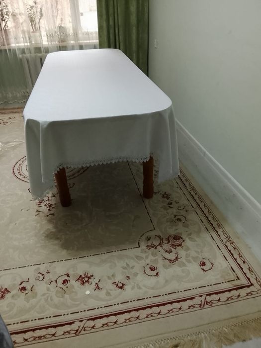 Продам стол коричневый