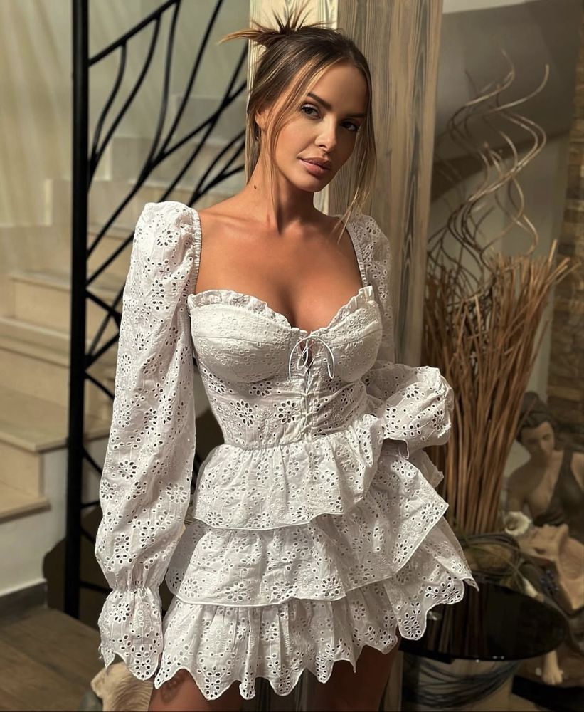 Лятна бяла рокля