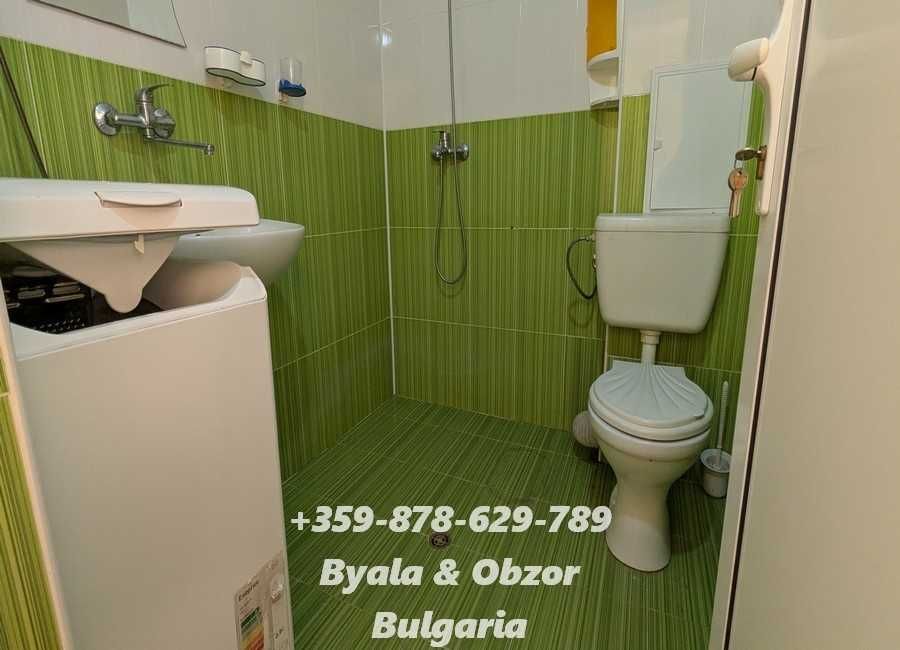 Просторен двустаен апартамент с 2 бани в гр.Бяла