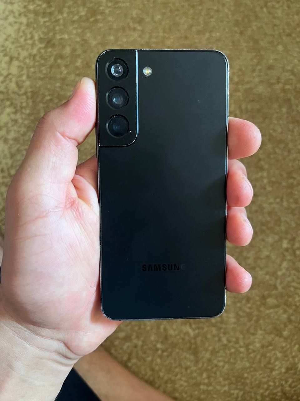 Samsung S22 8/256gb holati yaxwi