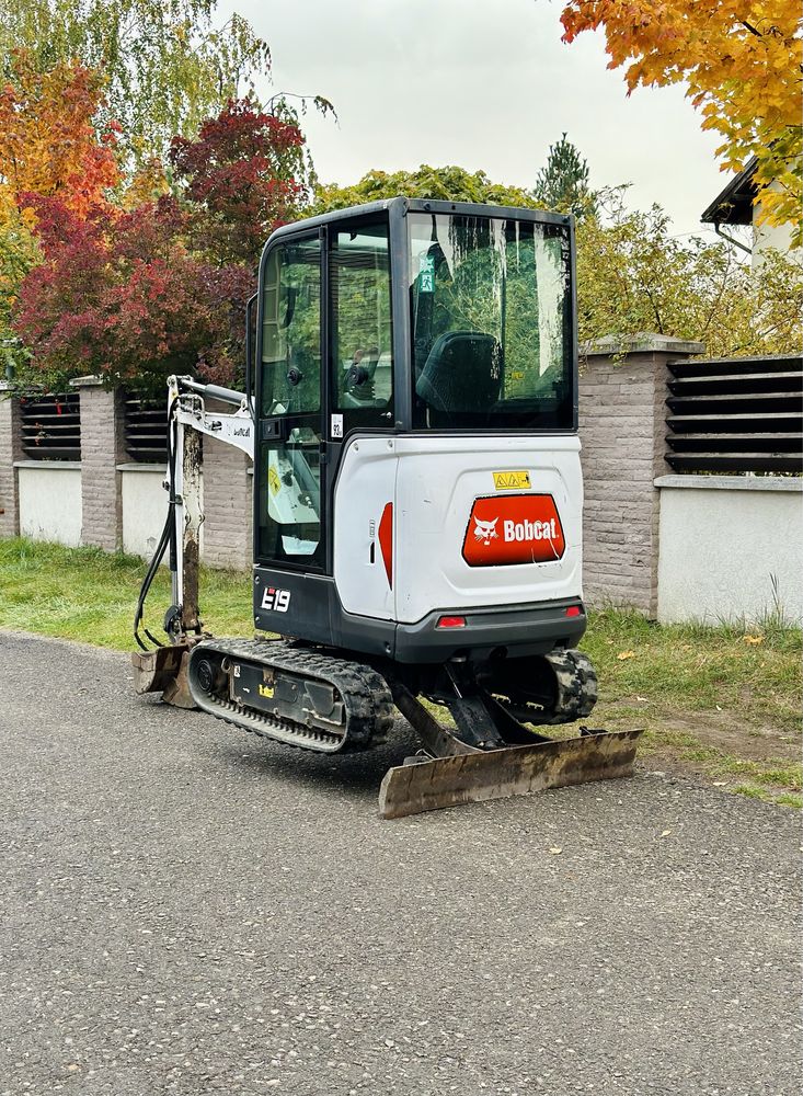 Miniexcavator Bobcat E19 ( Accept unele schimburi auto )