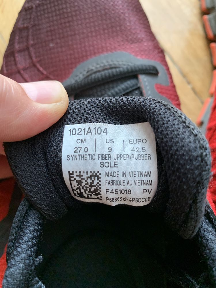Маратонки Asics