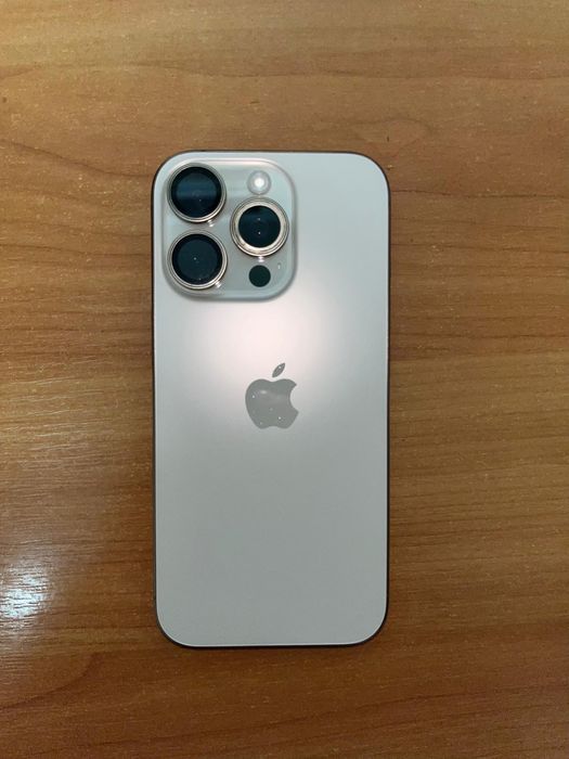 Iphone 16pro gold
