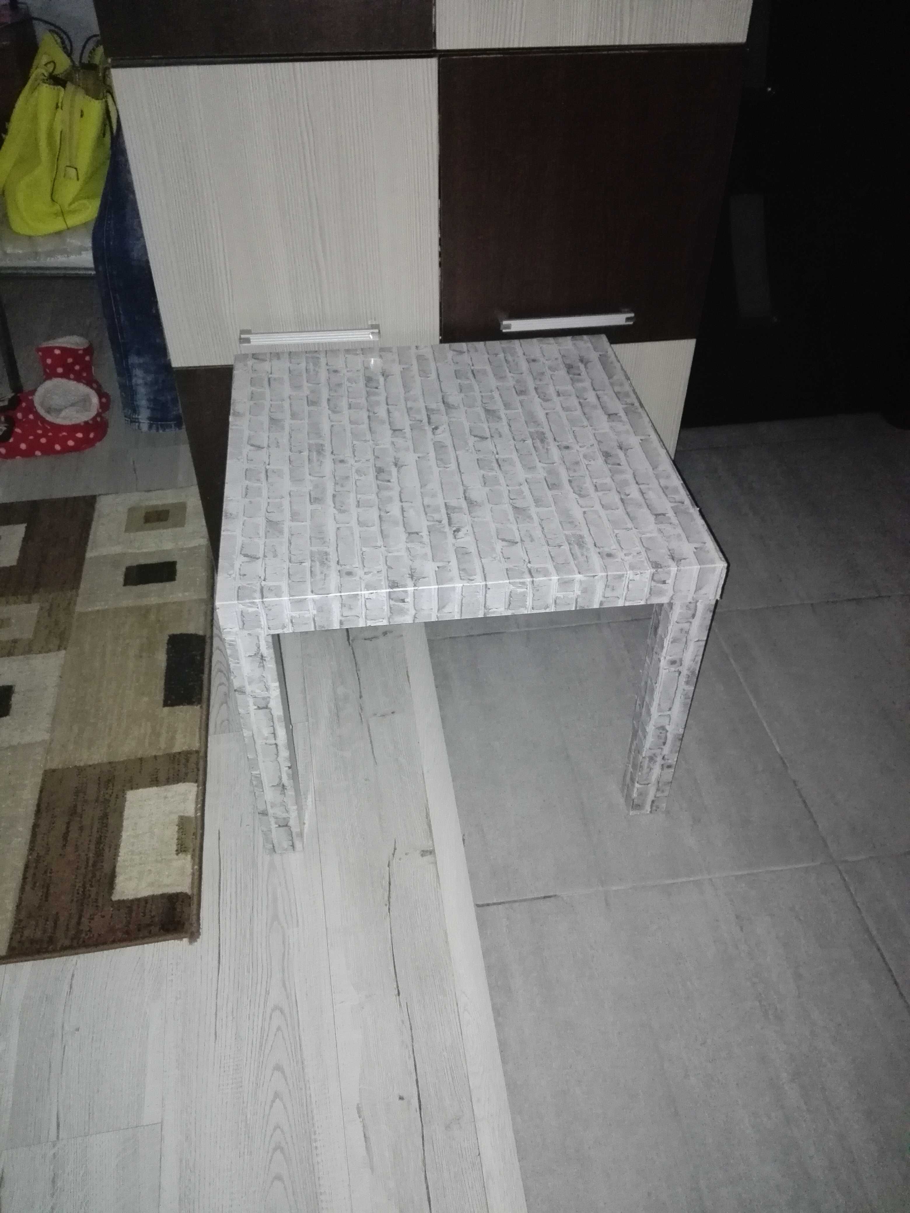 Măsuță Ikea dimensiuni 50/50