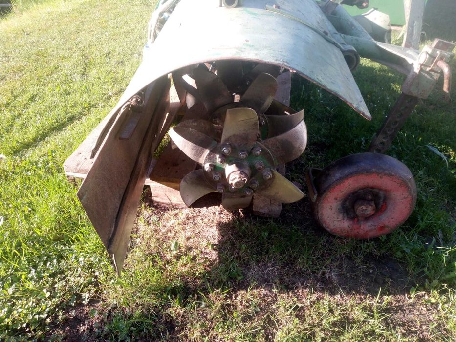 freza de lucru pamant