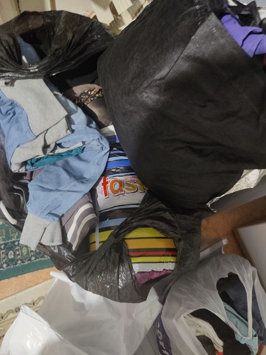 Отдам вещи бесплатно!