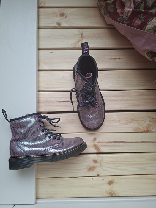 Ghete Dr.Martens cu sclipici