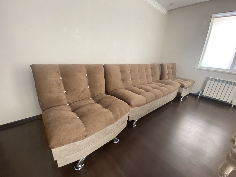 Продается диван с 2 креслами