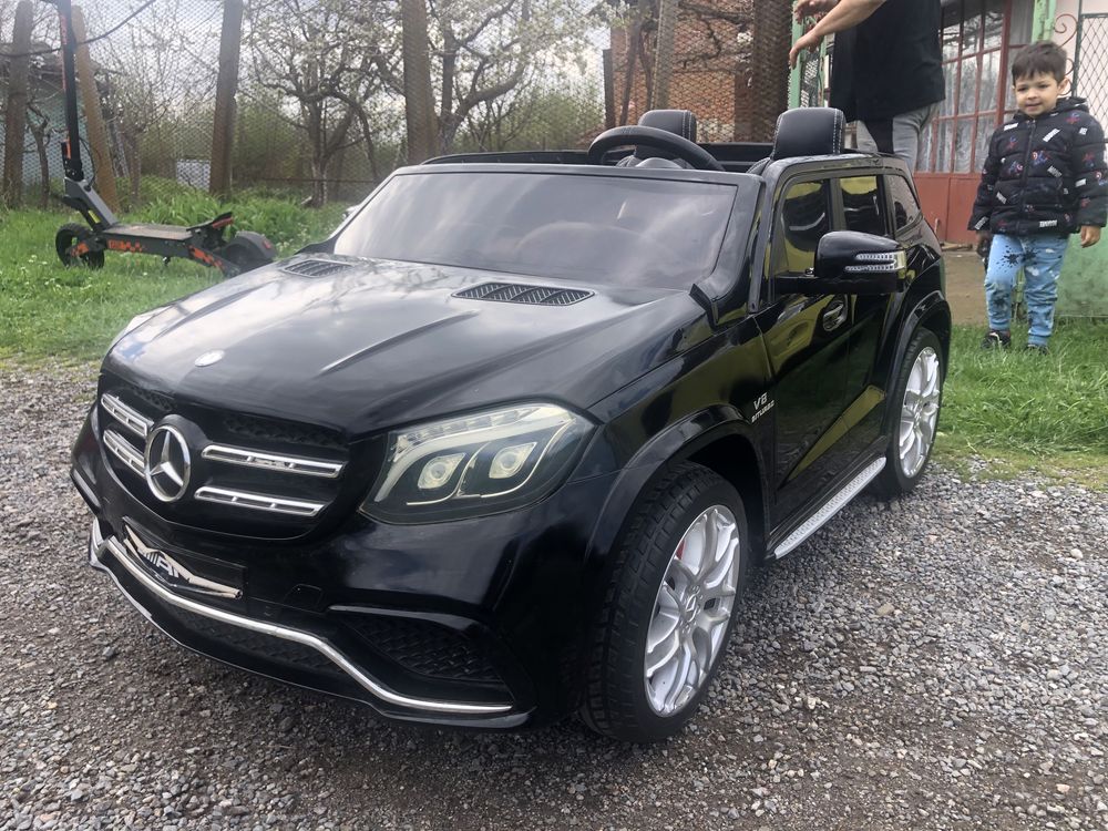 Електрическа кола Мерцедес AMG GLS63
