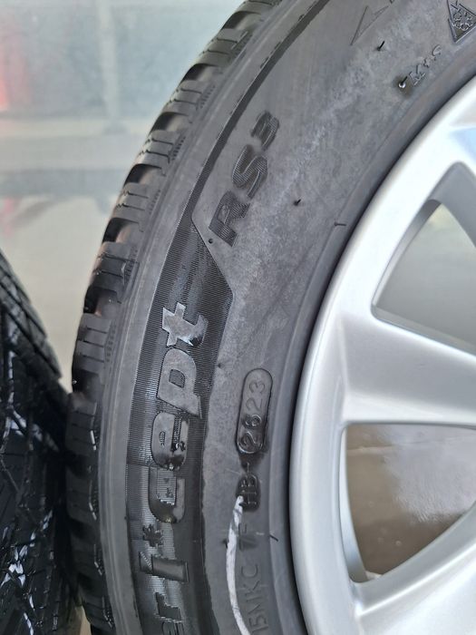Jante Roti anvelope iarna BMW seria 5 F10 225 55 17 DOT 2023