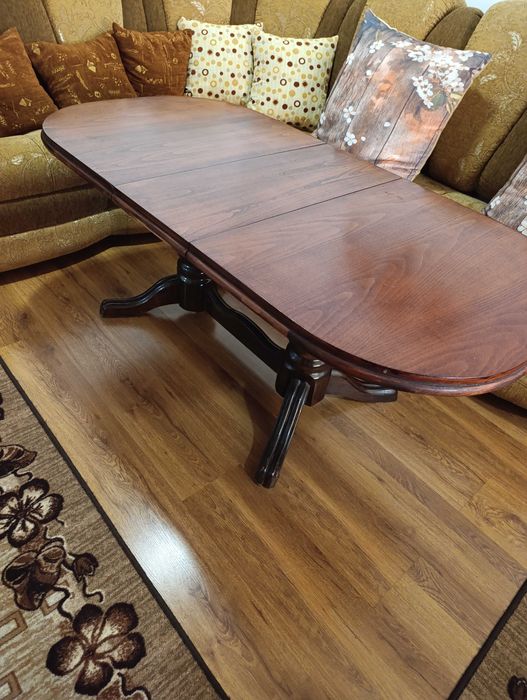 Холна маса Ралица от естествен орех