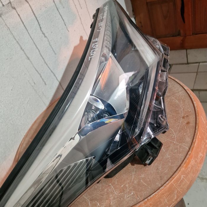 Toyota C-HR 2017 full led десен фар