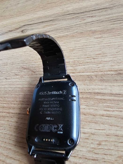 смарт часовник ASUS