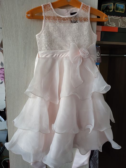 Продается новое платье