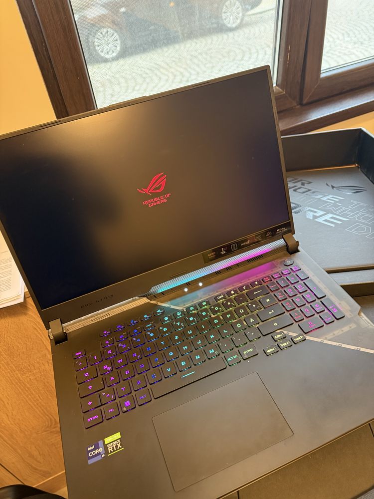 Asus Rog Strix SCAR 17 G733ZX i9