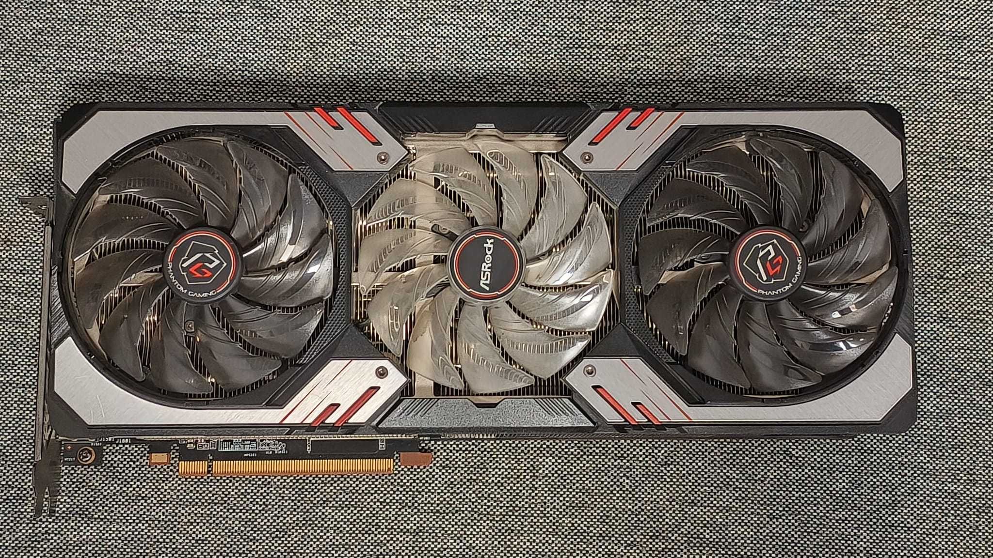 Placă video AMD Radeon RX 6800 XT Phantom Gaming D 16GB OC
