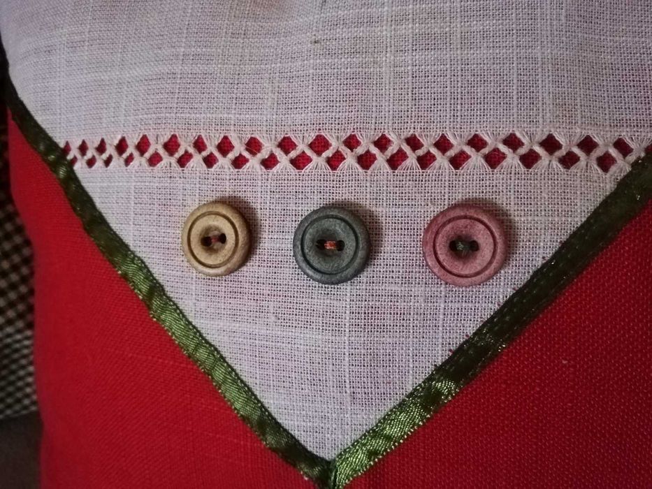 Коледни възглавници с бродерия РЪЧНА изработка