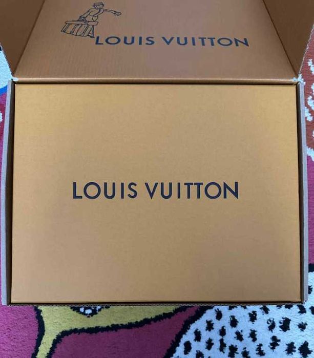 Louis Viutton Trainer Grey White