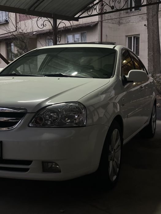 Lasetti 2012 3 poz gazi bor petno bor kichkina 2 ta