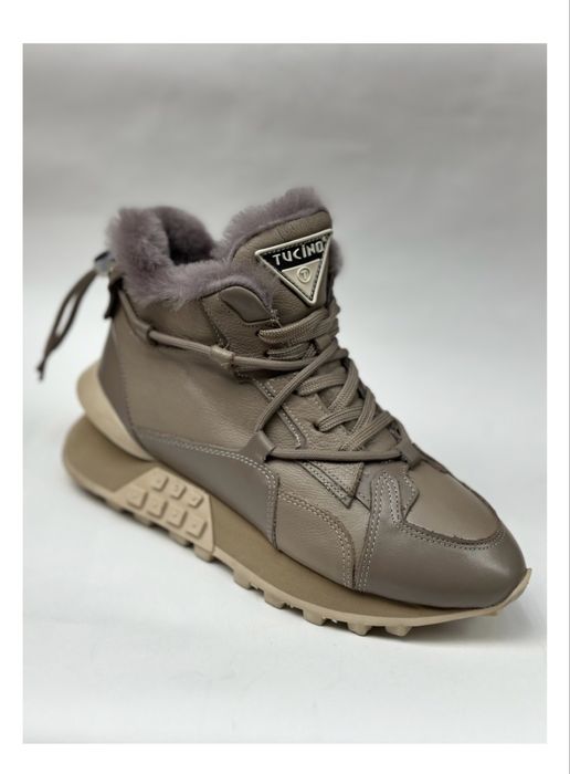 Продам зимные кроссовки