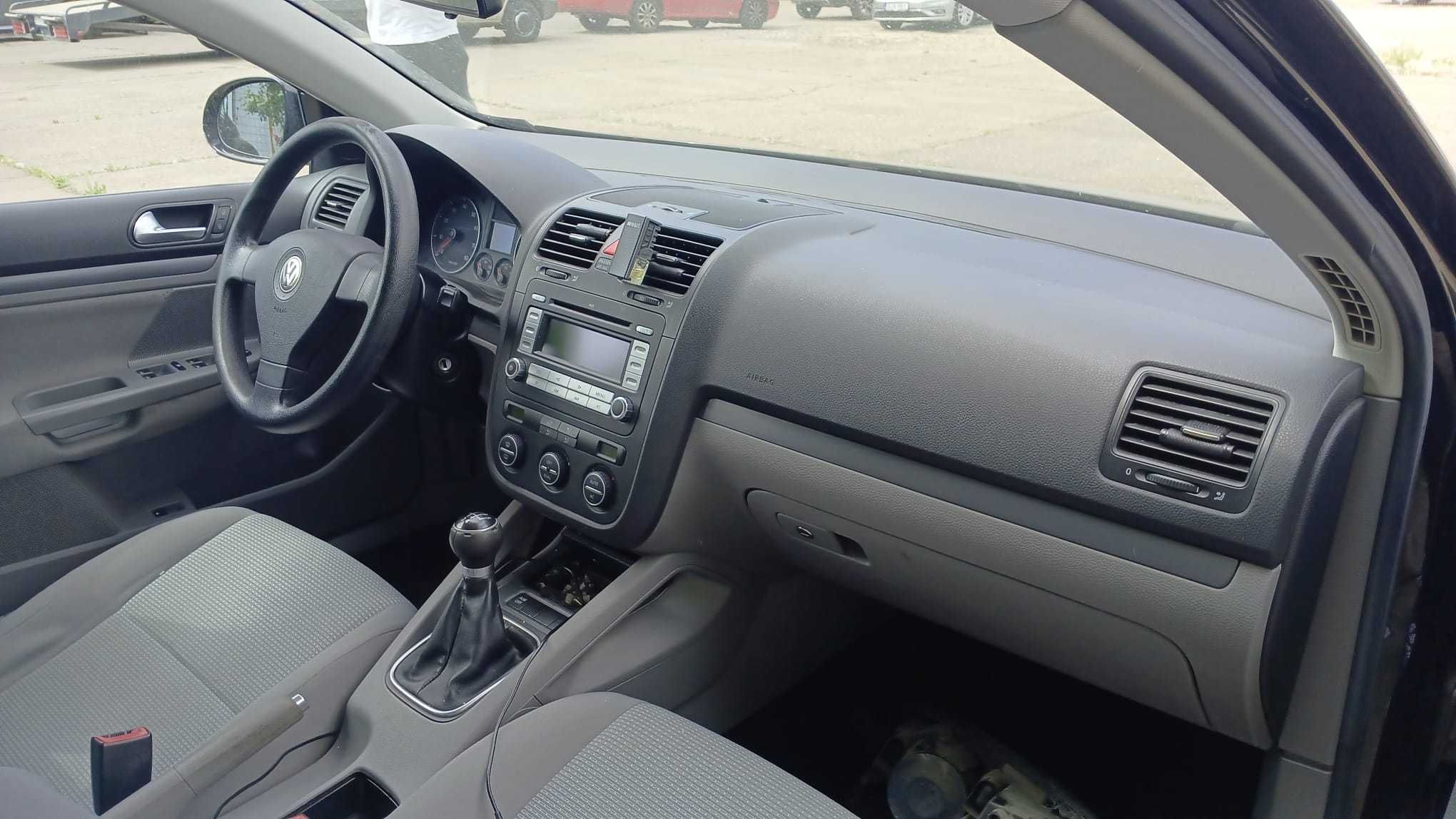 Dezmembrez VW JETTA 1.6 BENZINA DIN 2008-BSE