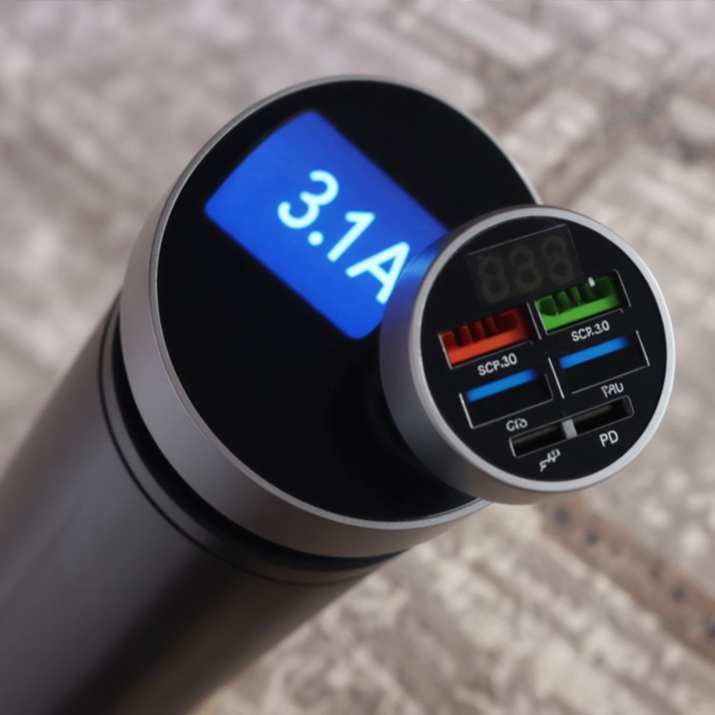 Moshina zaryadchik bir vaqtda 4 USB quvvatlaydi bost zaryadkasi bor