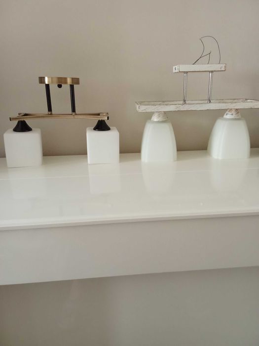 Продам небольшую люстру