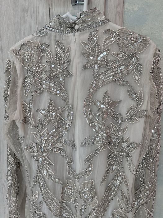 Rochie bijuterie alb cu argintiu cu perle Asos, A star ia Born