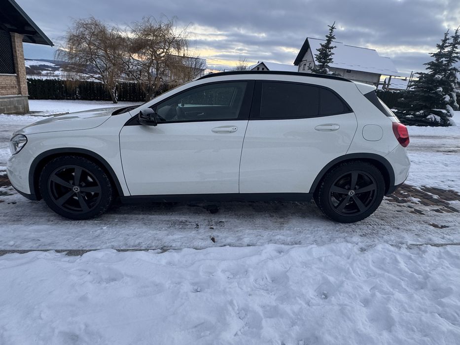 Mercedes GLA  4x4  170 cp Automat