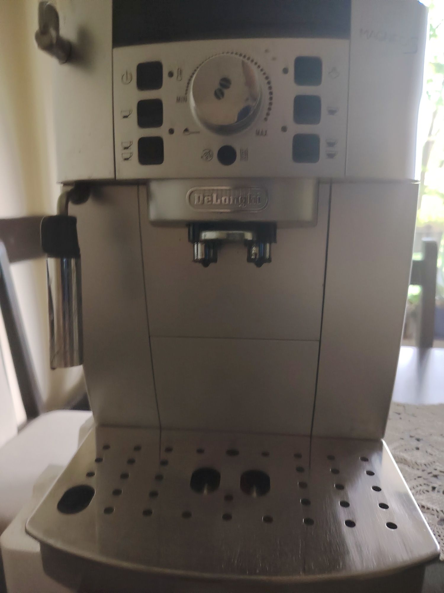 Кафе машина DeLonghi Magnifica S