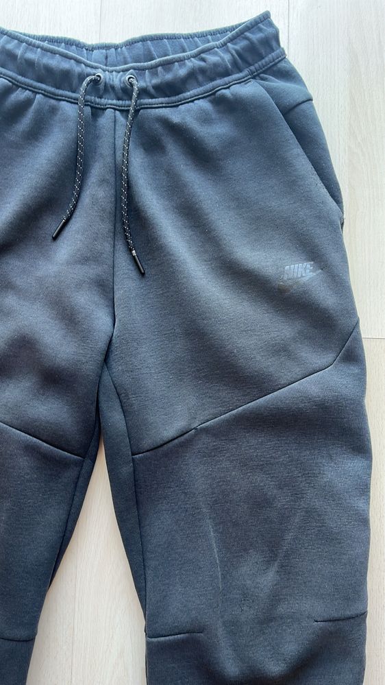 Nike Tech Fleece Black Sweatpants