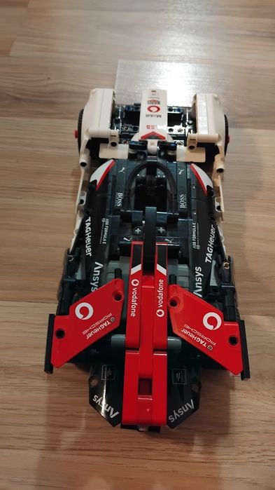 Lego Tehnic porche formula E, 99x electric