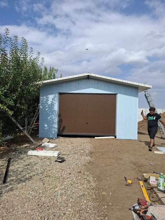 Vând garaje auto  etc