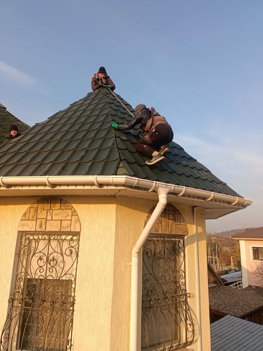 Услуги кровельщика ремонт крыш кровли Установка фронтонов Алматы