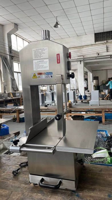 Fierăstrău de oase - standard 1850mm 1500W 2 lame