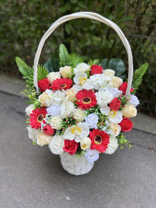 Buchete nase, mirese cocarde, corsaje , aranjamente etc