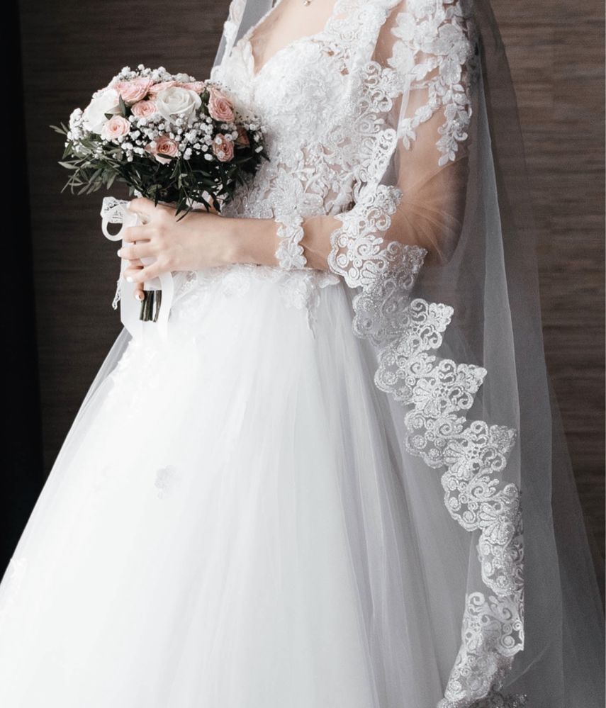 Продается очень нежное свадебное платье со шлейфом от Helena Nabokina