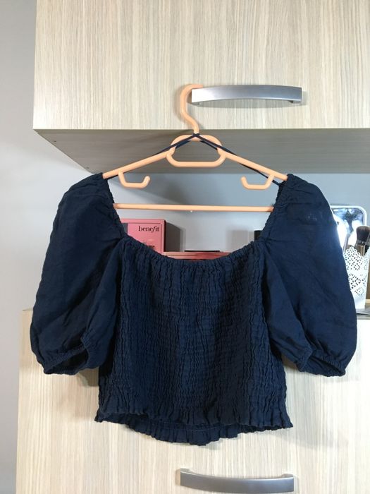 Top din in cu maneci bufante Zara