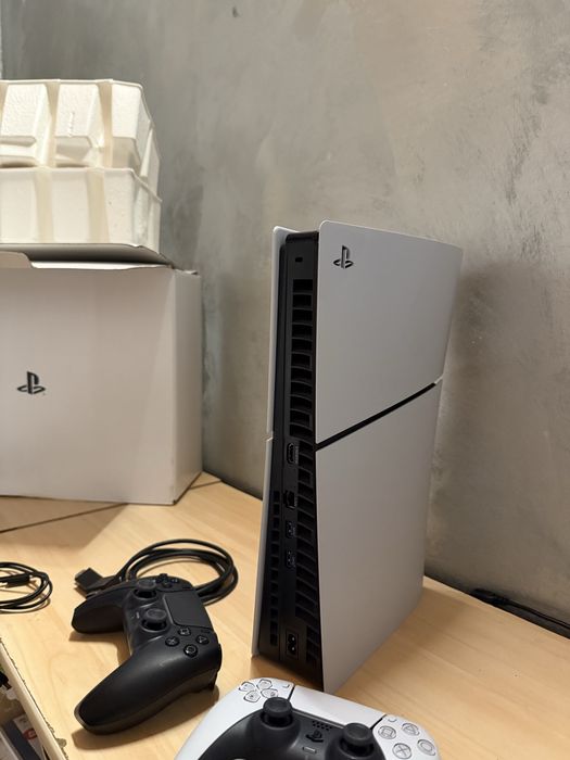 Playstation 5 Slim 1 TB 2 Manete + Garantie “NOU”