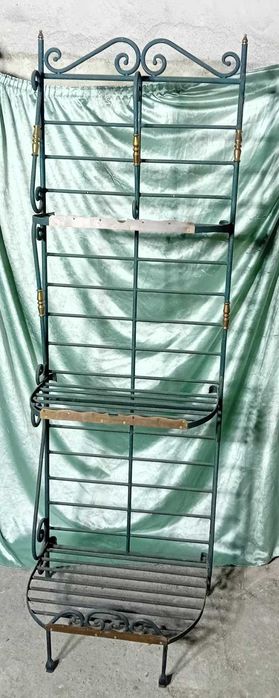 Френски столове от ковано желязо антикварни French Bakers Rack