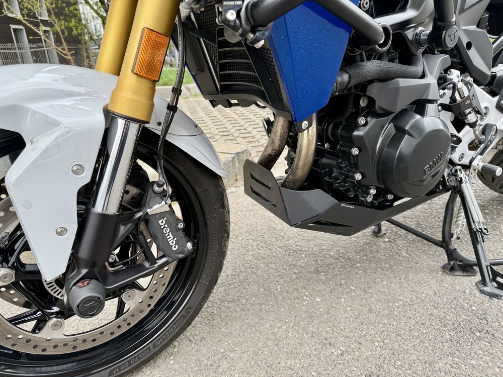 Motocicleta BMW F900R