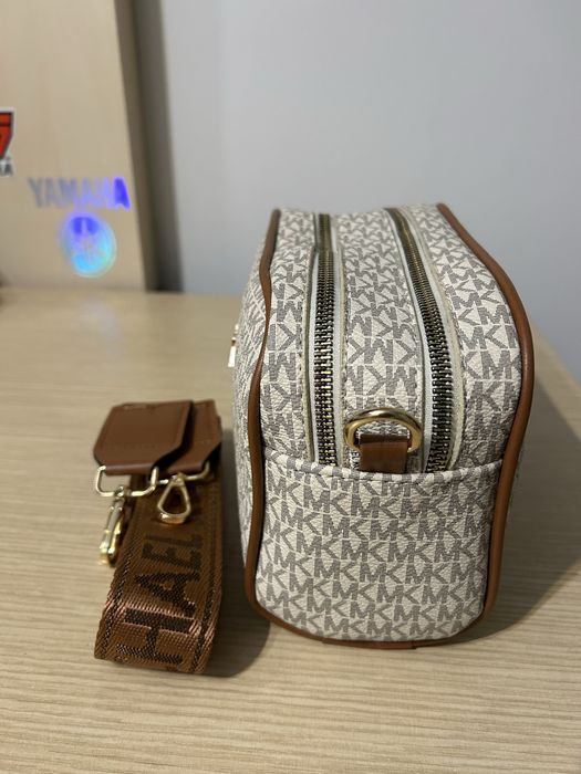Чанта Michael kors