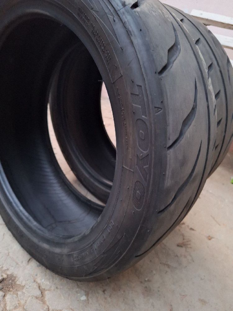 Срочно Продаются шины 215/45R17 TOYO 888