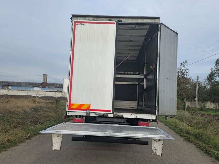 Iveco daily 72c18 ,15 europaleți, Lift hidraulic