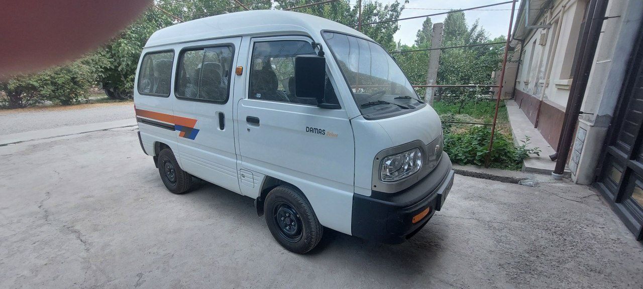 Дамас 2 .  Белый дымчатый.