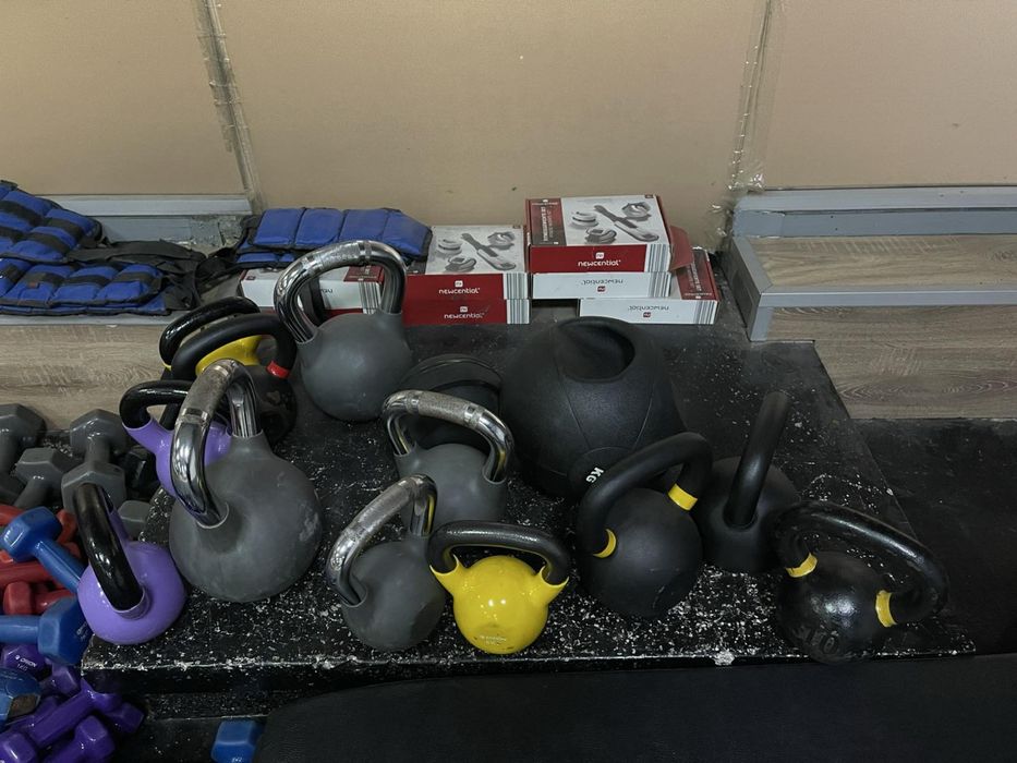 Продавам 13 бр. пудовки от 6 кг. до 24 кг.