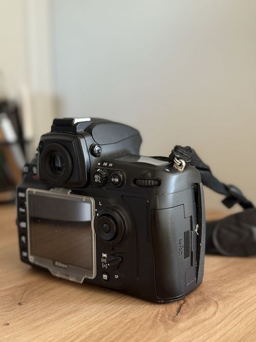 Nikon D700 - DSLR