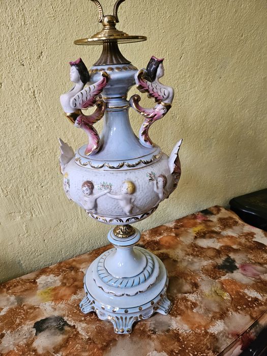 Италианска порцеланова ваза каподимонте