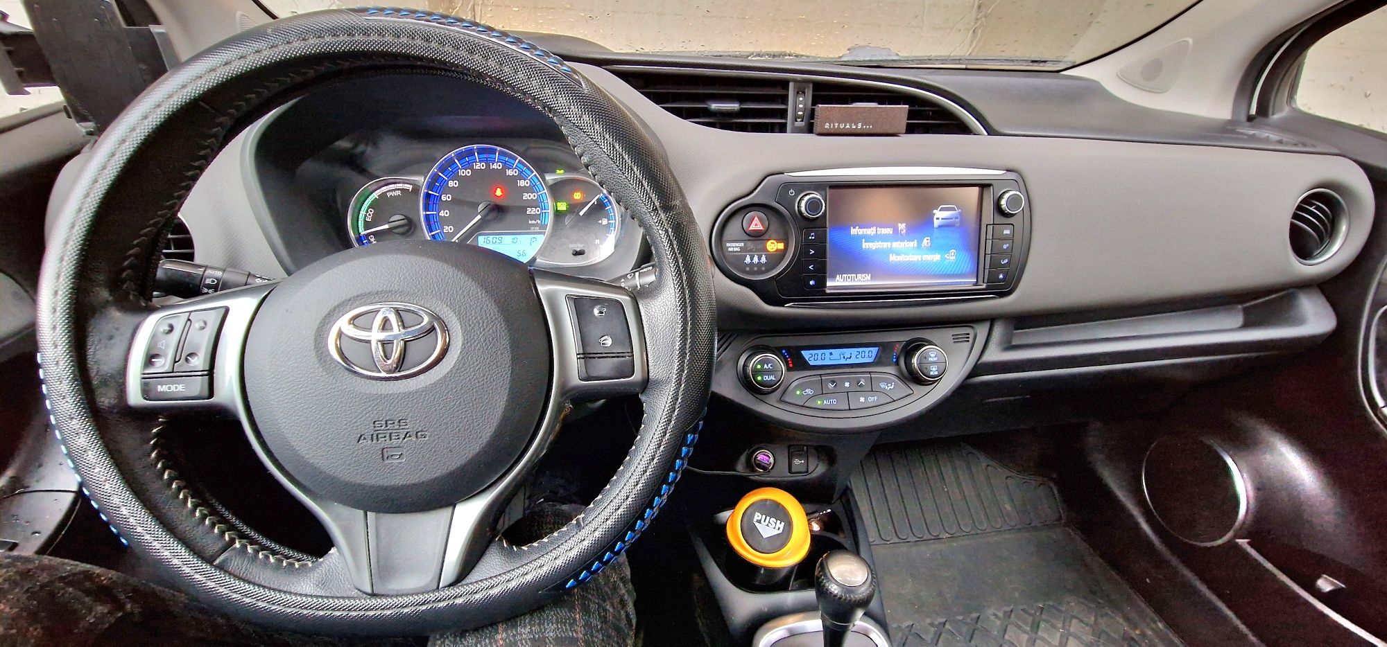 Vanzare Toyota Yaris 2015